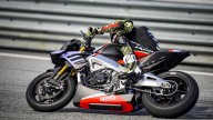 Moto - News: Aprilia Tuono V4 X, hypernaked da 221 CV per 166 kg