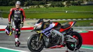 Moto - News: Aprilia Tuono V4 X, hypernaked da 221 CV per 166 kg