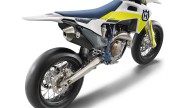 Moto - News: Husqvarna FS 450 MY21: la 'Supermoto' da pista si rinnova