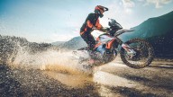 Moto - News: KTM 890 Adventure R e Rally 2021: l'enduro stradale austriaca, mostra i muscoli