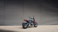 Moto - News: Triumph Trident 660: 3 cilindri, a meno di 8.000 euro - caratteristiche e foto