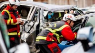 Auto - News: Volvo e il crash test più estremo mai eseguito: auto nuove lanciate da 30 metri