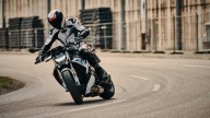 Moto - News: BMW S 1000 R 2021: l'hyper-naked torna rivoluzionata!