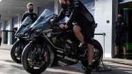 Moto - News: Kawasaki ZX-10R 2021, le linee della nuova superbike svelate a Jerez