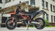 Moto - News: KTM 690 Enduro R e 690 SMC R, le supermono diventano tech