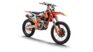 Moto - News: KTM 450 SX-F Factory Edition 2021, dal Supercross al concessionario