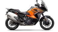 Moto - News: KTM 1290 Super Adventure S 2021: la Travel Enduro "sale" uno scalino - foto e video