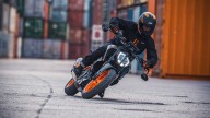 Moto - News: KTM 125 Duke e 390 Duke 2021: le piccole tornano Euro 5