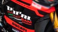SBK: La Ducati si veste di nero, ecco la V4R del team Barni e di Tito Rabat