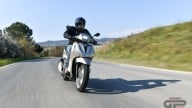 Moto - Test: Video prova nuovo Piaggio Beverly 300 e 400 HPE 2021: carisma e versatilità