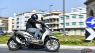 Moto - Test: Video prova nuovo Piaggio Beverly 300 e 400 HPE 2021: carisma e versatilità