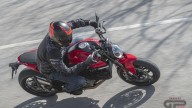 Moto - Test: Prova video Ducati Monster 2021: come va il mostro senza il telaio a traliccio