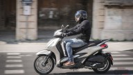 Moto - Test: Video prova nuovo Piaggio Beverly 300 e 400 HPE 2021: carisma e versatilità