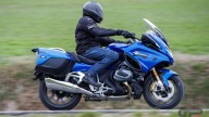 Moto - Test: Video prova BMW R 1250 RT, caratteristiche, prezzo, pregi e difetti