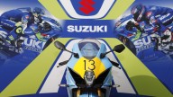 Moto - News: Suzuki Italia delivers to Lucchinelli and Uncini the GSX-R1000R Legend Edition