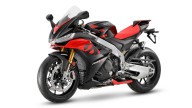 Moto - News: Aprilia RSV4 2021, la superbike di Noale arriva in concessionaria