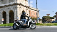 Moto - Test: Nuovi Piaggio Beverly 300 HPE e 400 HPE 2021 - TEST