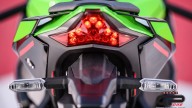 Moto - News: Kawasaki Ninja ZX-10R  e RR 2021: una belva per soli (500) 'manici' 