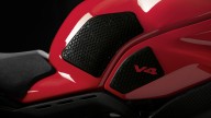 Moto - News: Ducati Panigale V4 2021: più racing con gli accessori Performance