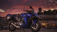 Moto - News: EMBARGO Suzuki GSX-S 1000 GT, la maxi naked si veste da viaggio