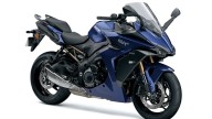 Moto - News: EMBARGO Suzuki GSX-S 1000 GT, la maxi naked si veste da viaggio