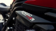 Moto - News: Triumph Speed Triple 1200 RR: la roadster con il vestito racing