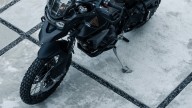 Moto - News: Triumph Tiger 900 Bond Edition, la moto dello 007 che non muore mai