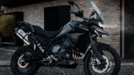 Moto - News: Triumph Tiger 900 Bond Edition, la moto dello 007 che non muore mai