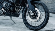 Moto - News: Triumph Tiger 900 Bond Edition, la moto dello 007 che non muore mai