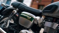 Moto - News: Triumph Bonneville Gold Line Edition 2022: classic fatte a mano