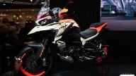 Moto - News: Eicma 2021, LIVE: Benelli TRK 800 2022, la adventure a furor di popolo!