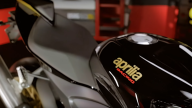 Moto - News: Aprilia RSV4 Factory 2022 Ultra Dark: la superbike con l’abito da sera