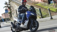 Moto - Test: Aprilia SR GT 125 e 200, compie 30 anni e cambia tutto