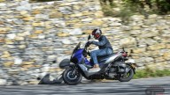 Moto - Test: Aprilia SR GT 125 e 200, compie 30 anni e cambia tutto