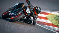 Moto - News: KTM 890 Duke R 2022: la Super Scalpel si rifà il look!