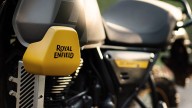 Moto - News: Royal Enfield Scram 411: l'Himalayan si spoglia e diventa scrambler