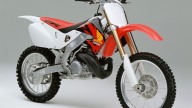 Moto - News: Honda CRF450R e CRF250R 2023: un carico di novità per le cross giapponesi