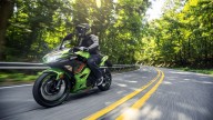 Moto - News: Kawasaki Z400 e Ninja 400 MY2023: il ritorno delle medie