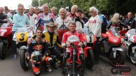 MotoGP: Goodwood, dodici titoli mondiali in una foto: Rainey, Roberts, Schwantz, Doohan