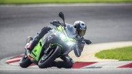 Moto - News: Kawasaki Z400 e Ninja 400 MY2023: il ritorno delle medie