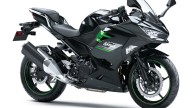 Moto - News: Kawasaki Z400 e Ninja 400 MY2023: il ritorno delle medie