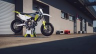 Moto - News: Husqvarna Motorcycles FS 450 2023: derapa che ti passa! 