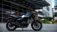 Moto - News: Royal Enfield Hunter 350: un po' old-school... un po' new-age