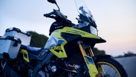 Moto - News: Suzuki V-STROM 1050 MY23: ora arriva anche il 21"