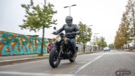 Moto - Test: Royal Enfield HNTR 350, commuter urbana semplice e divertente