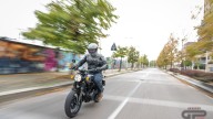 Moto - Test: Royal Enfield HNTR 350, commuter urbana semplice e divertente