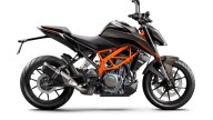 Moto - News: KTM 790 Duke 2023: la naked "via di mezzo", Ready To Race