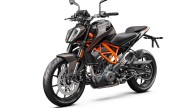 Moto - News: KTM 790 Duke 2023: la naked "via di mezzo", Ready To Race