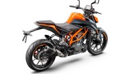 Moto - News: KTM 790 Duke 2023: la naked "via di mezzo", Ready To Race