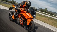 Moto - News: KTM 790 Duke 2023: la naked "via di mezzo", Ready To Race